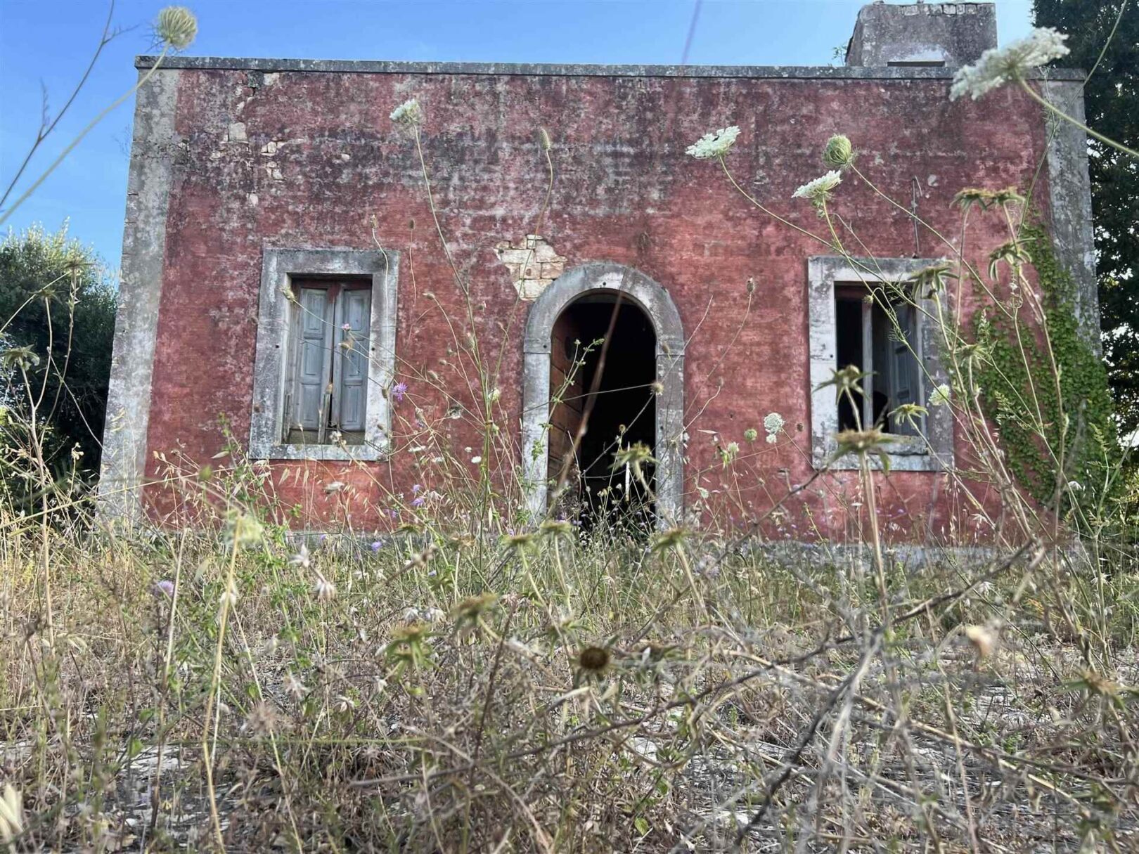 Casale d’epoca immerso nel verde con 13.900 mq di terreno